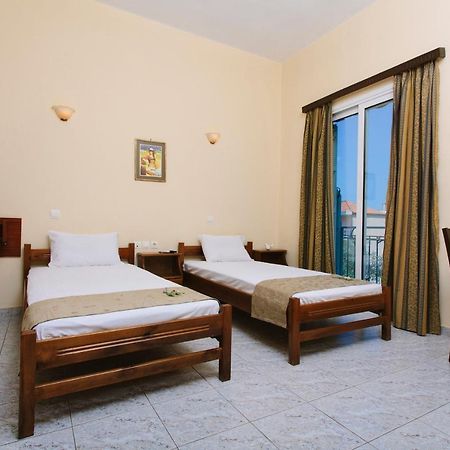 Hotel Loula Rooms And Apartments Kaména Voúrla Eksteriør bilde