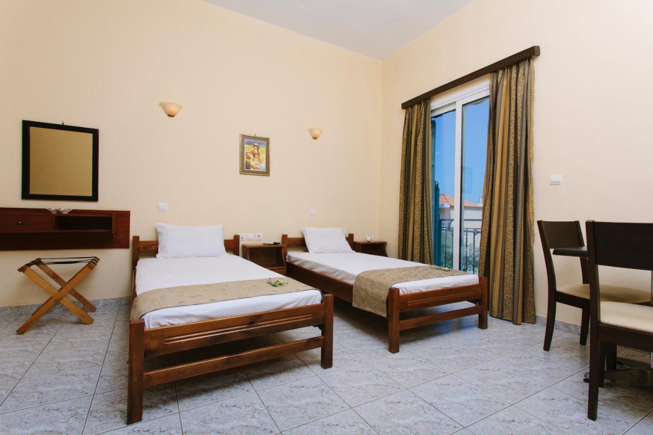 Hotel Loula Rooms And Apartments Kaména Voúrla Eksteriør bilde