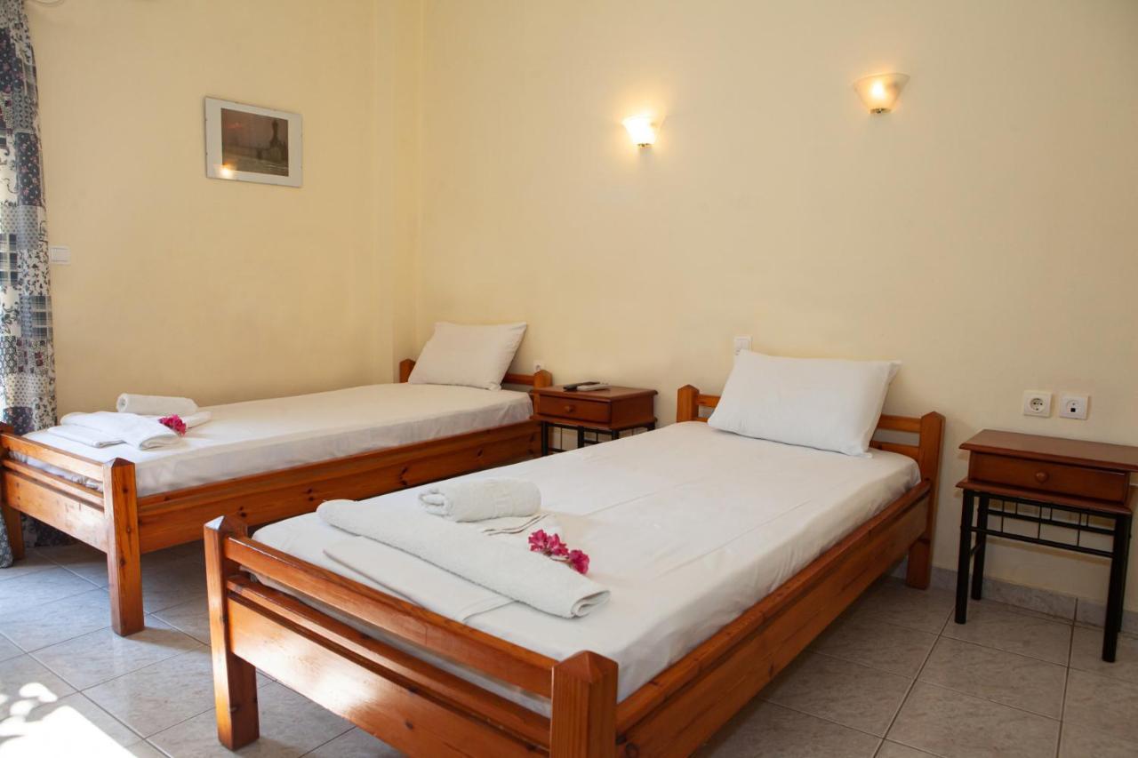 Hotel Loula Rooms And Apartments Kaména Voúrla Eksteriør bilde