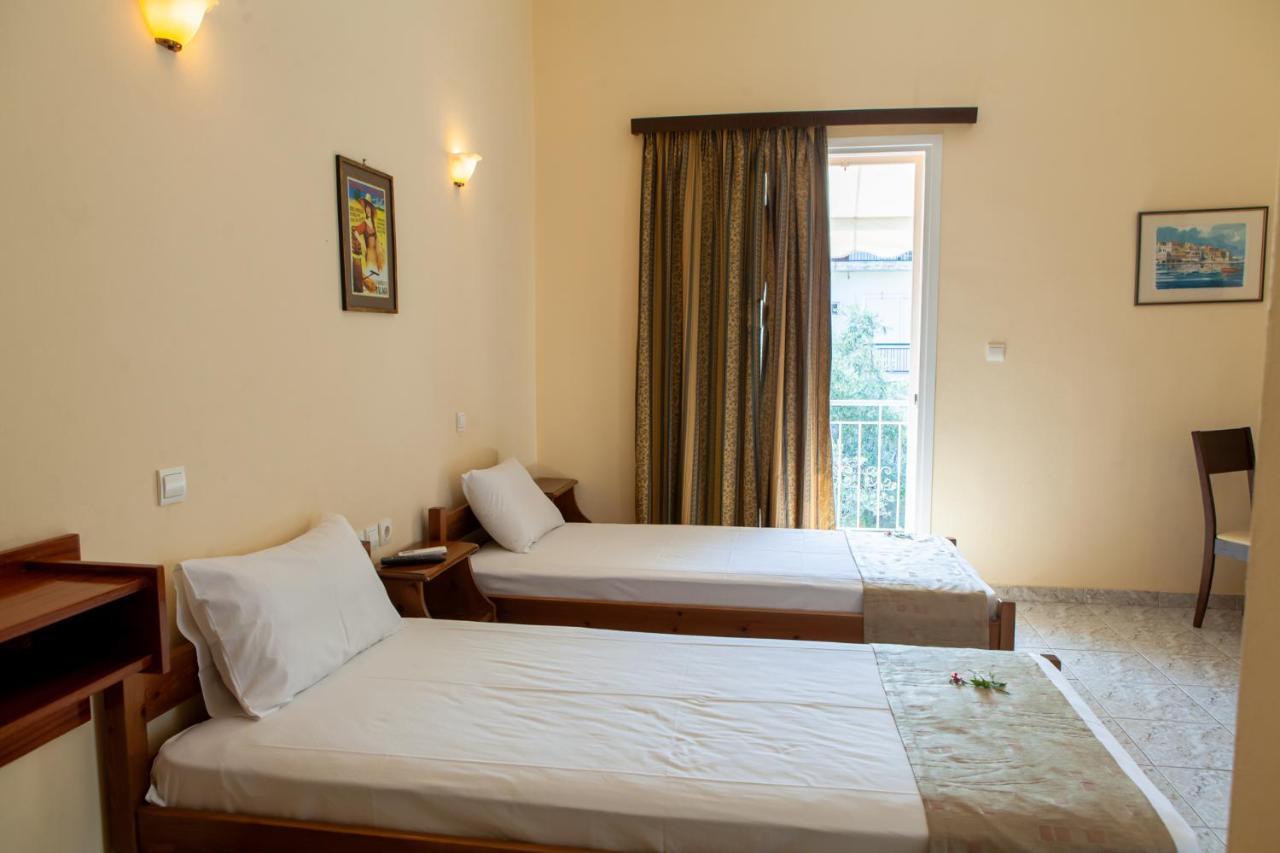 Hotel Loula Rooms And Apartments Kaména Voúrla Eksteriør bilde