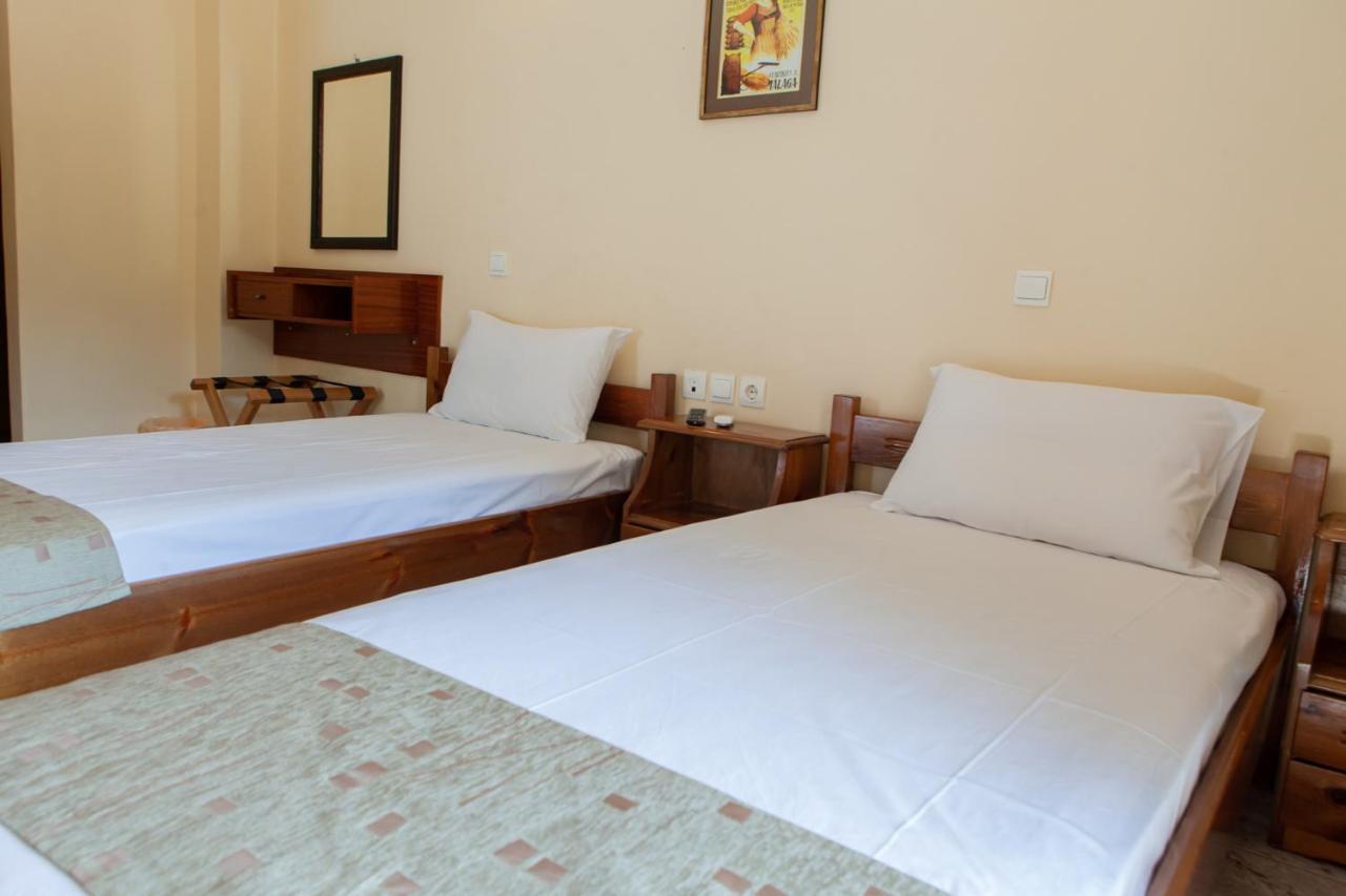 Hotel Loula Rooms And Apartments Kaména Voúrla Eksteriør bilde