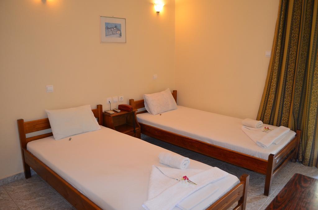 Hotel Loula Rooms And Apartments Kaména Voúrla Eksteriør bilde