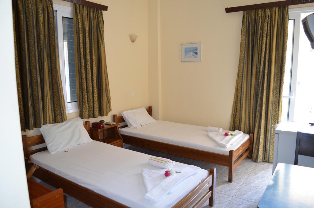 Hotel Loula Rooms And Apartments Kaména Voúrla Eksteriør bilde
